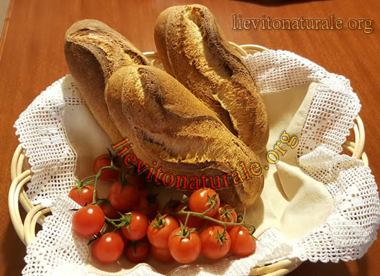 Pane comune con farro