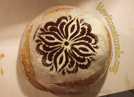 Pane Decorato con stencil